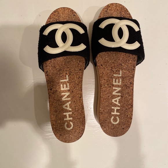 Chanel black and cream CC slides - Picture 11 of 12